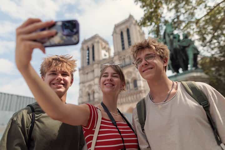 Vibrant Dar es Salaam Private Tour by Car with Market Visit