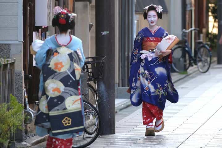 Kyoto: Gion Hidden Gems & Geisha Culture Tour
