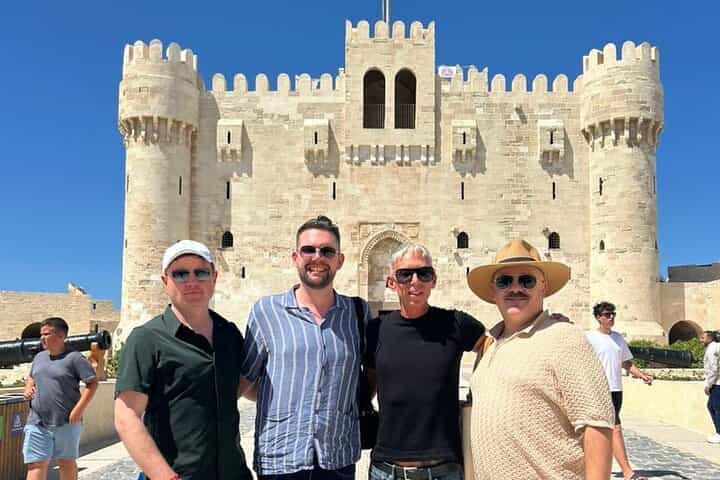 סיור יומי באלכסנדריה ממלונות, שדות תעופה ונמלים של אלכסנדריה