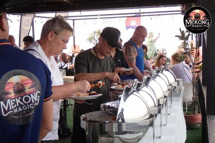 Phnom Penh: Sunset Cruise- Free Cold Beers, Sodas & fruit platter