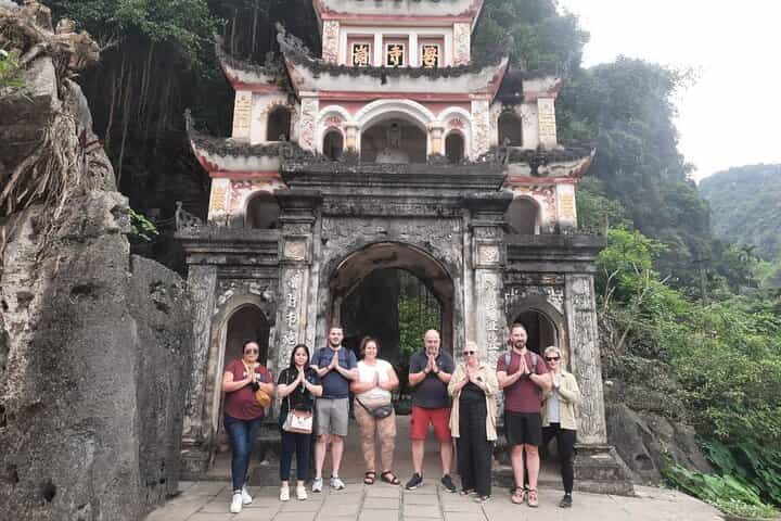 Hanoi to Ninh Binh: Hoa Lu, Bich Dong, Tam Coc & Trang An Tour