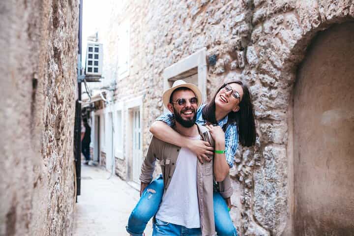 Private Romantic Walking Tour Edinburgh with Castle Views