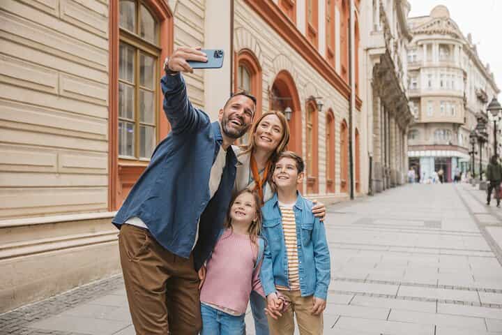 Private Edinburgh Family Walking Tour of Tales and Landmarks