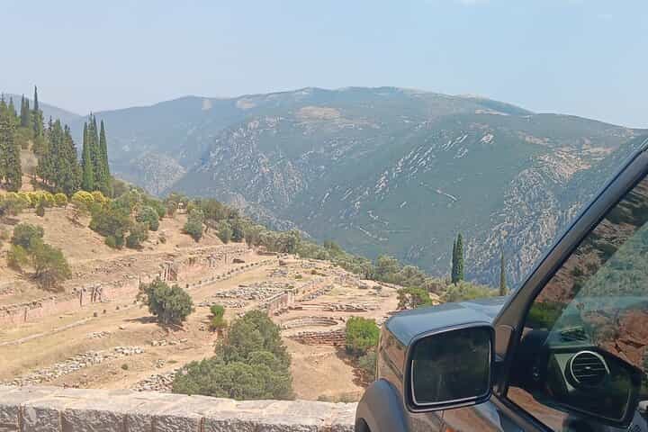 סיור פרטי באתונה לדלפי, הר פרנאסוס ואראחובה