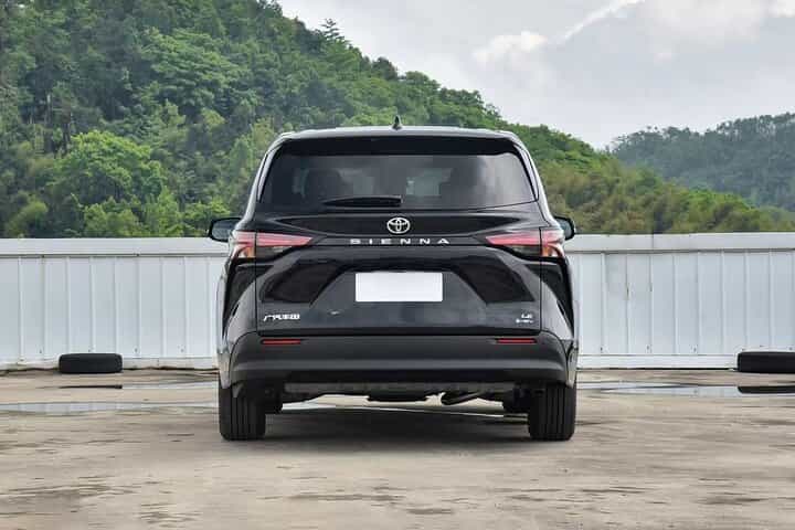 Departure Lagos City to Lagos LOS Airport by Private Minivan