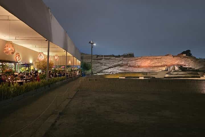 Private tour to Huaca Pucllana with a former site guide
