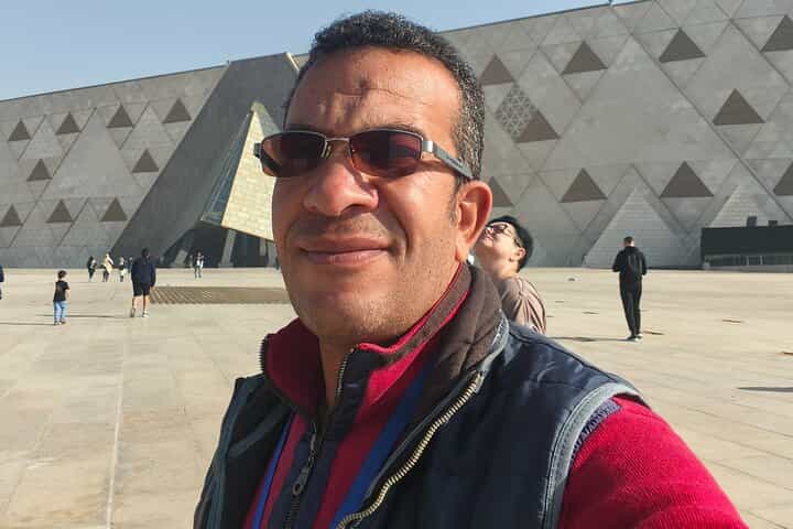 Private Giza Pyramids & Grand Egyptian Museum Tour