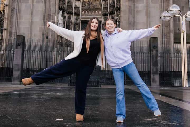 Private Vacation Photoshoot with Photographer in Cologne