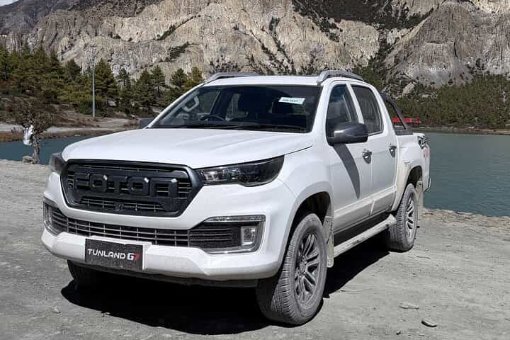 Private One-Way Transfer: Kathmandu to Pokhara/Chitwan/Lumbini