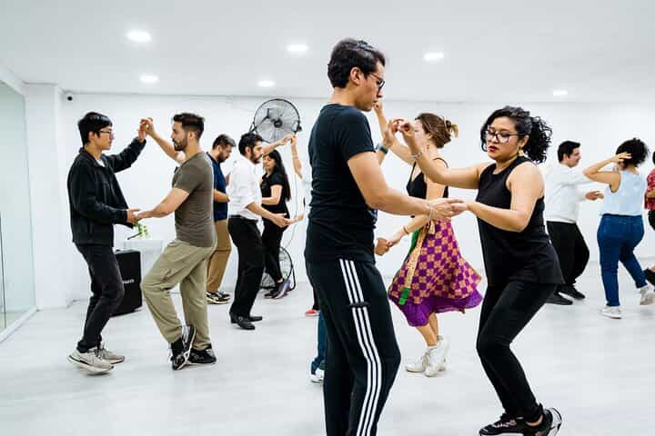 Zero to salsa for beginners