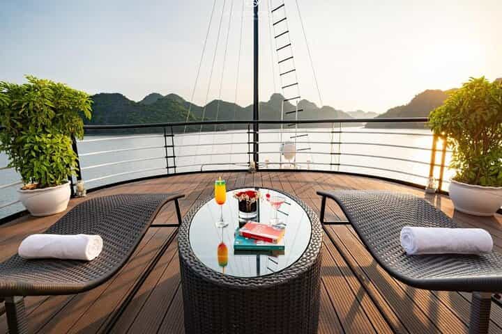 שייט לה קסטה 3 ימים לחקירת מפרץ הלונג ומפרץ לנ הא מהאנוי