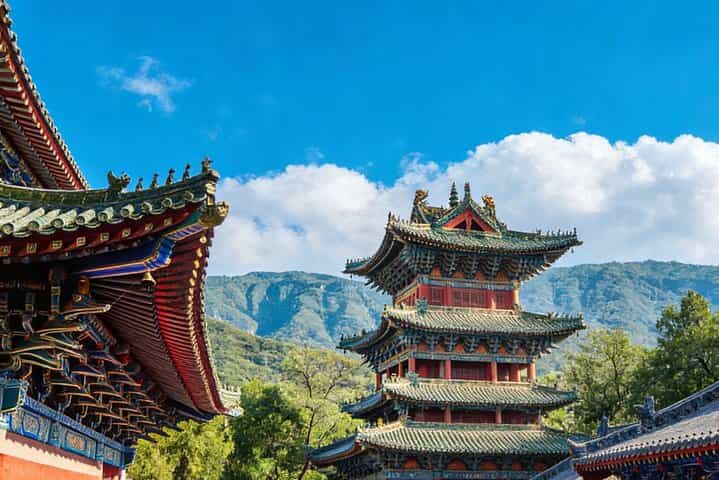 מנזר שאולין וכפר סן חוז'ן עם חווית רכבל מצ'נגצו