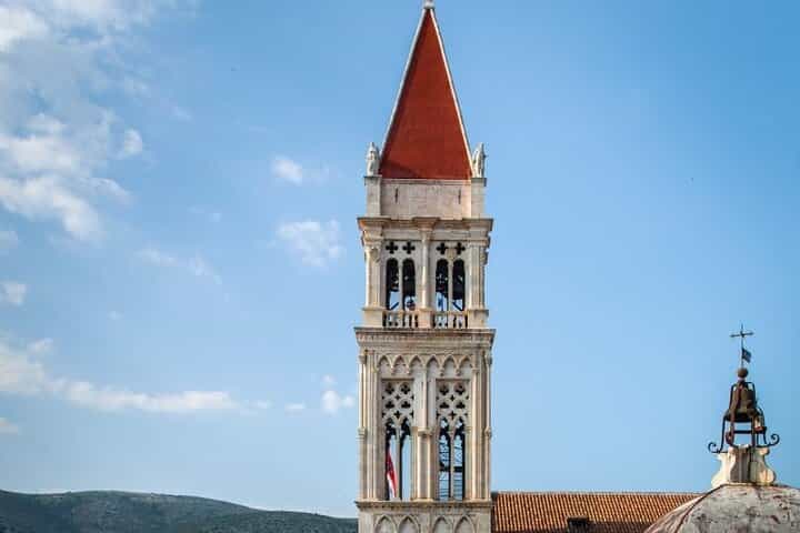 Split & Trogir Walking Tour with Local Wine Tasting 