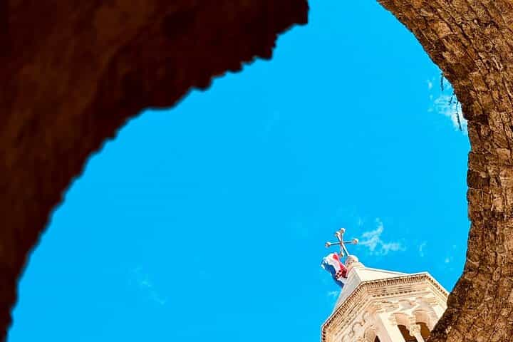 Split & Trogir Walking Tour with Local Wine Tasting 