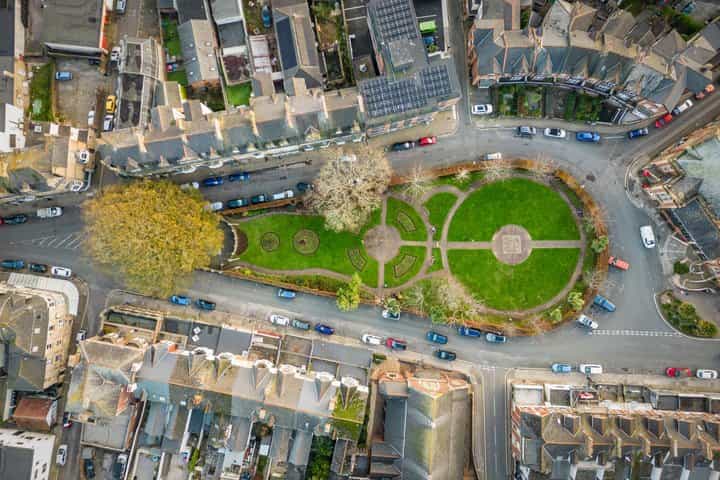 Private Romantic Walking Tour in Bath: Roman & Georgian Heritage