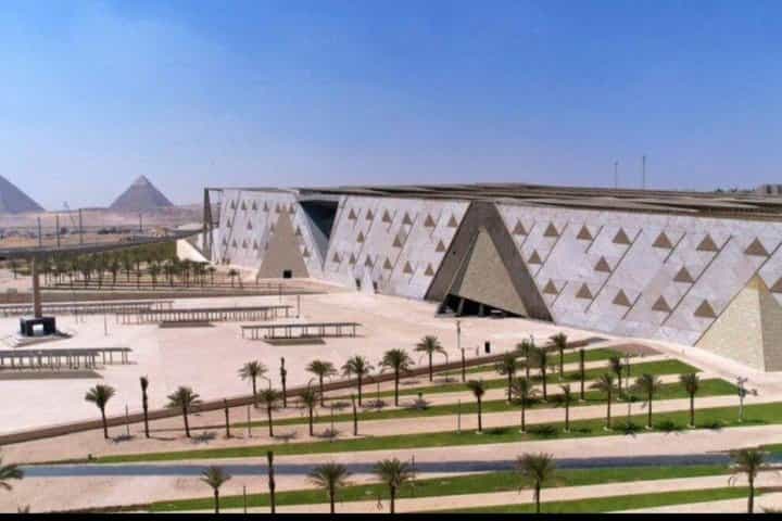 Private Giza Pyramids & Grand Egyptian Museum Tour