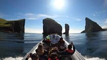 Boat tour to Drangarnir Sea Stacks