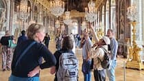 Versailles Palace Guided Tour with Gardens Access