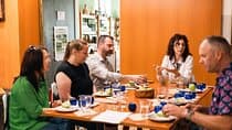 סיור במטעי זיתים אורגניים וטעימת שמן זית וארוחת צהריים בקלאמטה!