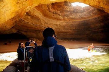 אלבופיירה: סיור דולפינים ומערות