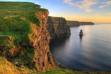 טיול יום ל cliffs of Moher ולבורן, כולל טירת דאנגייר, מערת איילווי ודולין מגלווי