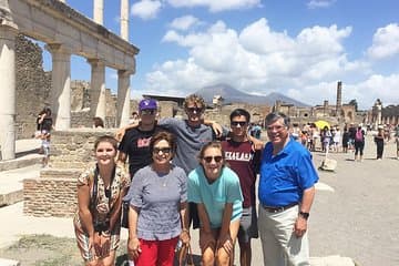 Skip the Line Guided Tour of Pompeii led by an Archaeologist