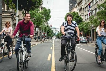 סיור באופניים חשמליים בבלגרד: פאוור גלאיד!
