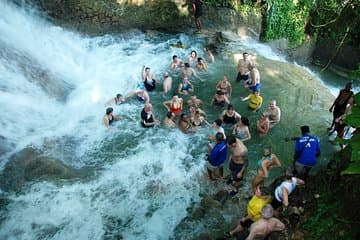 טיול משולב ג'מייקה: מפלי דאנס וניין מייל של בוב מארלי