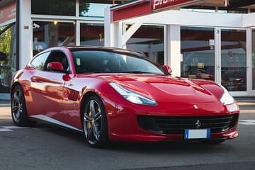 נסיעת מבחן עם פרארי GTC4Lusso