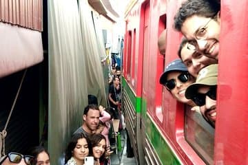 סיור בשוק הצף והרכבת ובמשק הקוקוס [יוקרתי אופציונלי]