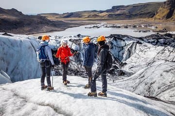 הליכת קרחון סולהיימאייקול – הרפתקה קלה בקבוצה קטנה