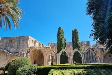 סיור יום פרטי בניקוסיה ובקירניה (מלונות ניקוסיה/ קירניה)