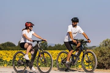 קסטליון פיורנטינו - טיול אופניים חשמליים בכפר הטוסקני.