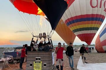 טיסת כדור פורח בקפדוקיה מעל ואדי חת עם העברות