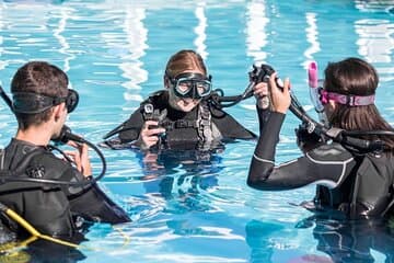 לגלות צלילת SCUBA