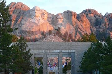 הר ח Rushmore "חבילה" - עם סוס משוגע/מחטים/הר ברזל/אגם סילבן