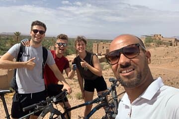 סיור רכיבת אופניים פרטי של חצי יום בגבעות פלמראי סקורה