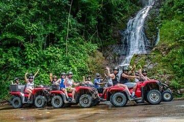 מנואל אנטוניו: סיור ATV ביערות גשם ומפלים בשטח