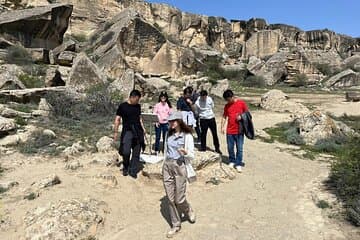 סיור יומי בקובוסטאן - אבשרון, הרי געש בוציים, אתשגה, יאנרדג
