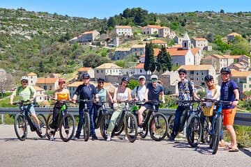 סיור אופני E עצמאי באי הוואר