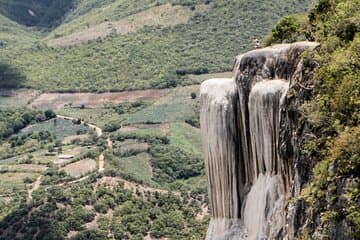 ס tour Hierve el Agua, עץ טולה, מיתלה ומזקקת מזקל