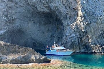 Mallorca Beach & Caves 4hr Boat inc Drinks, Tapas, SUP & Snorkel 