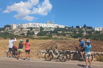 סיור באופניים חשמליים באלברובלו ובכפרים של פוליה