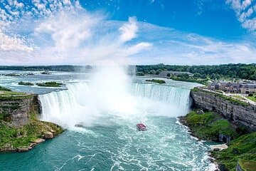 Niagara Falls Guided Day Tour From Toronto With Boat and Tower