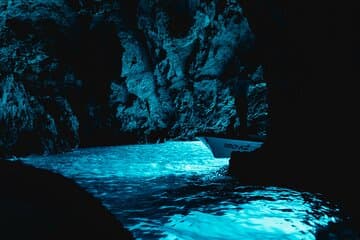 סיור בספינת מנוע מהירה לשישה איים: המער cave הכחולה, הוואר, ויס - מספליט
