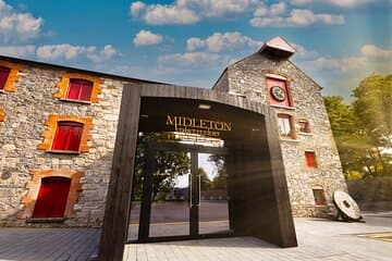 Full Day Private Tour of Jameson Whiskey, Blarney Castle & Cobh
