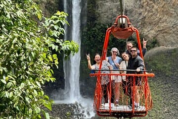 סיור מלא בבאños מ Quito כולל כניסות ופעילויות