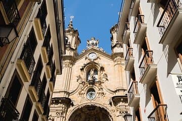San Sebastian Food Tour: Pintxo Tasting Paired with Spanish Wines