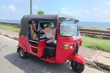 Colombo City Tour by Tuk Tuk Morning OR Evening - All Inclusive 