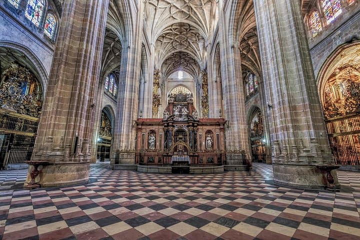 כרטיס כניסה ללא תור לקתדרלת סגוביה